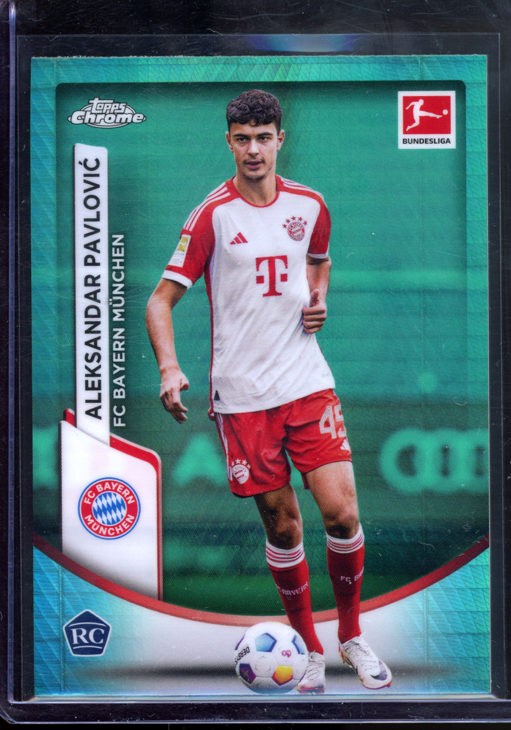 Aleksandar Pavlovic Green Rookie Card I 2023-24 Topps Chrome Bundesliga